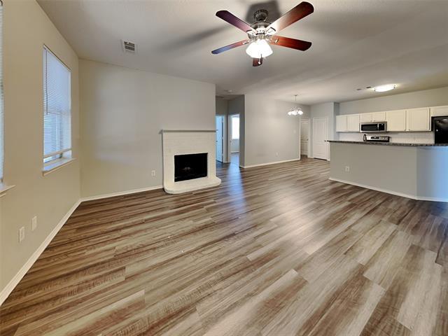 Foto del edificio - 1707 Country Crest Ln