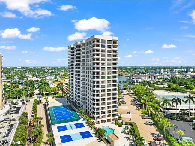Foto del edificio - 4451 Gulf Shore Blvd N