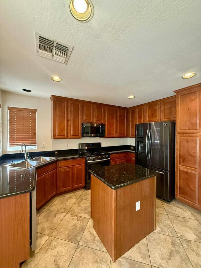 Building Photo - 1280 E Marcella Ln