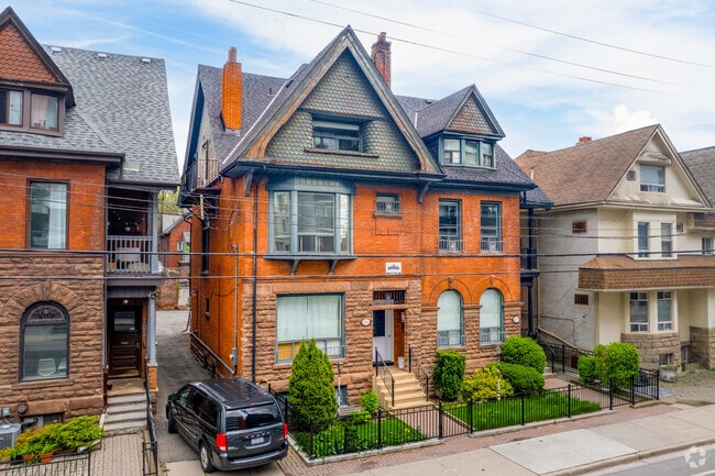 Front view of building - 103 Spadina Rd