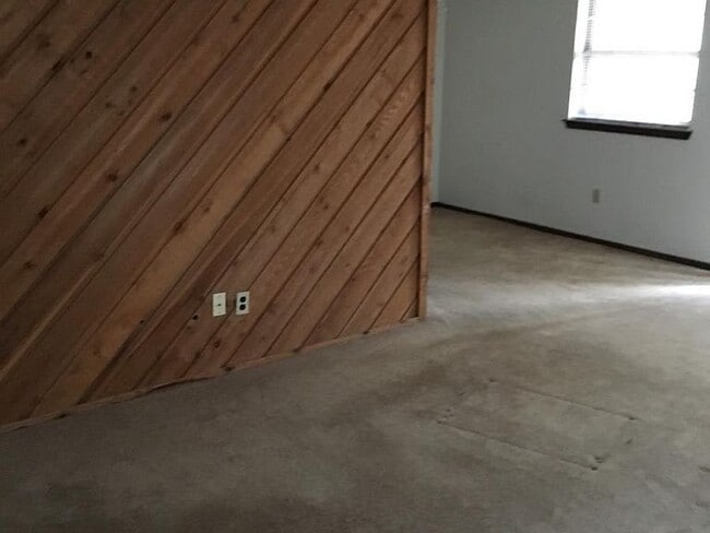 Building Photo - 908 Ranchoak Ct