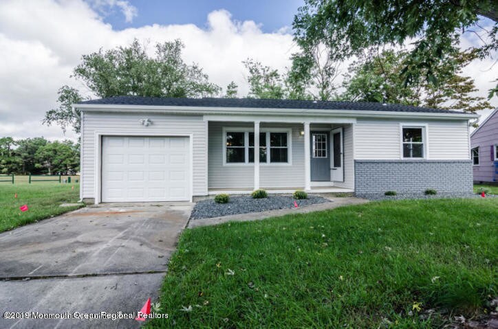 Primary Photo - 18 Brakenbury Ct