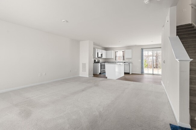 Building Photo - 4 Bed, 2.5 Bath, 2 Car Garage Near Everything in Durham!