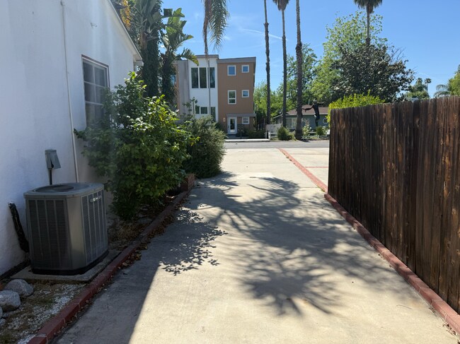 Foto del edificio - 5408 Morella Ave