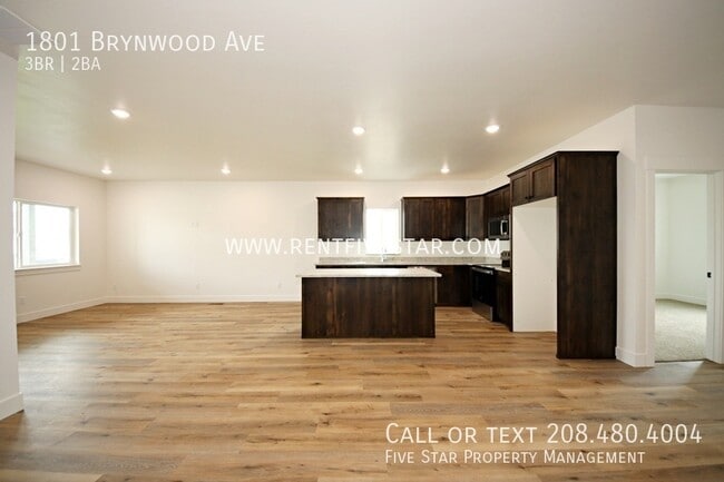 Building Photo - 1801 Brynwood Ave