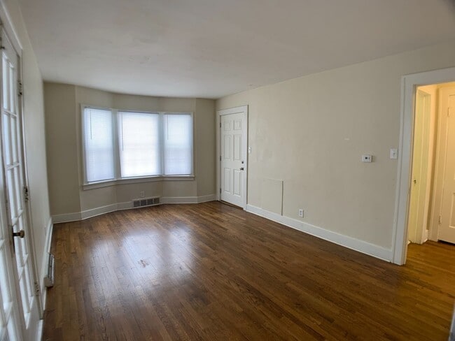 Building Photo - 508 Broadway
