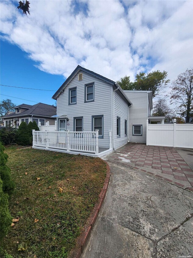 Primary Photo - 33 Nottingham Ave