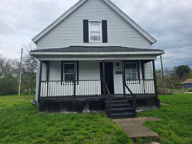 Foto del edificio - 3-Bedroom, 1-Bathroom Home with Basement – $1,350/Month - Accepting Section 8
