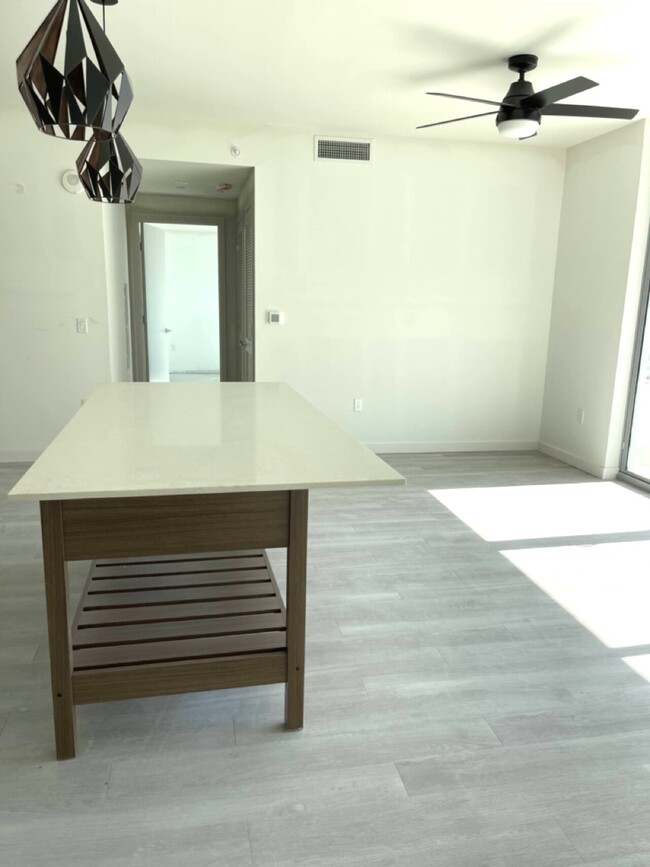 Building Photo - 2 Months Free + $0 App/Admin! | N. Fort Worth