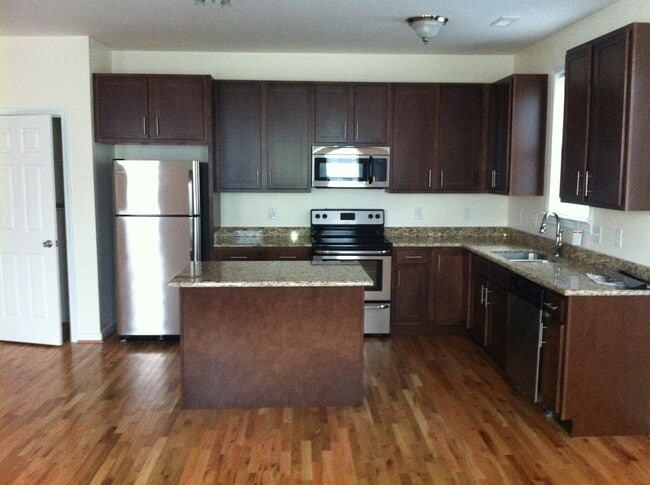 Photo - 2008 Cedar St Apartment