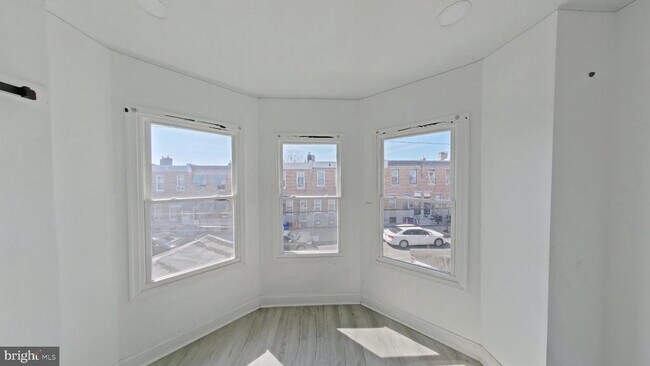 Foto del edificio - 3331 N Howard St