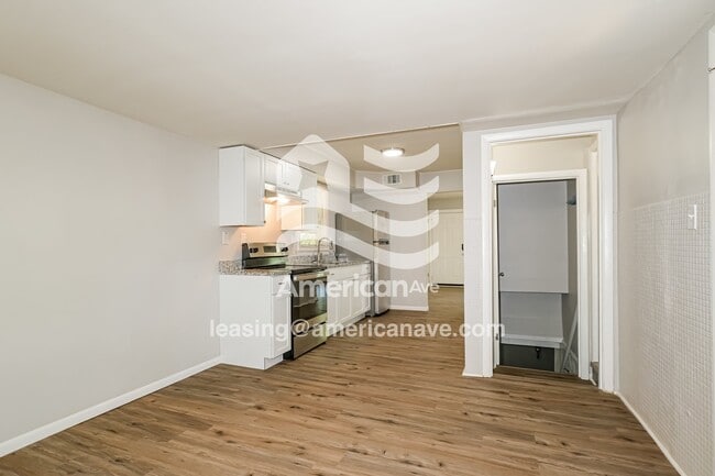 Building Photo - 9101 Bel Cour Dr