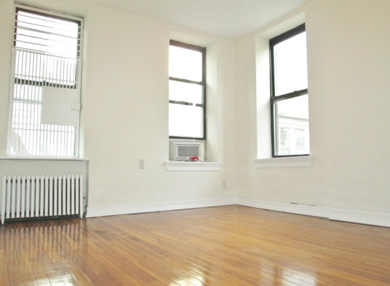 Primary Photo - 400 E 91st St