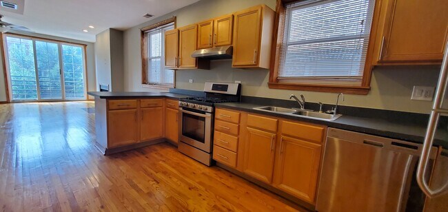 Foto del edificio - 2554 W Walton St