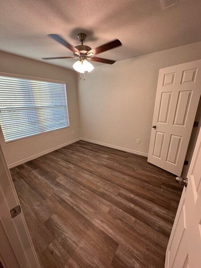 Building Photo - 5704 McGregor Ct