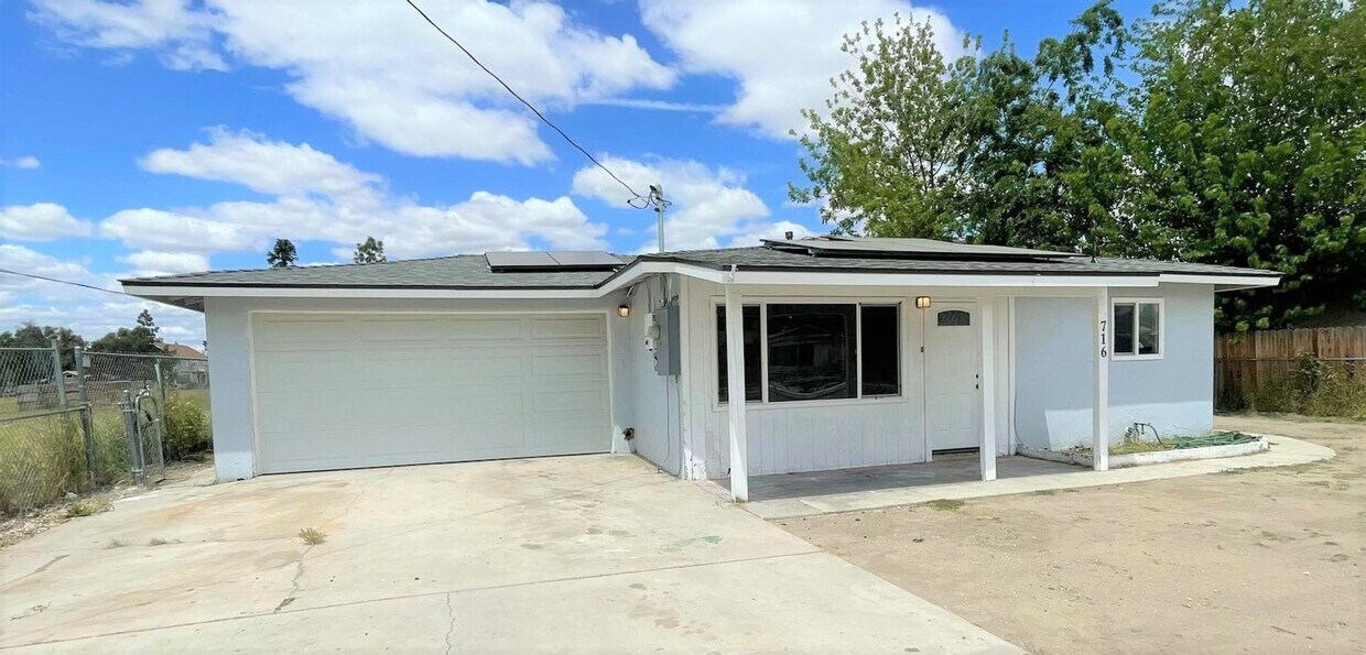 Foto principal - Recently Upgraded Two Bedroom One Bathroom...