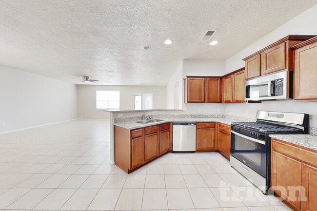 Building Photo - 2081 Camino Rincon