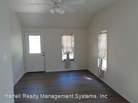Building Photo - 2 br, 1 bath House - 120 N. Bermuda