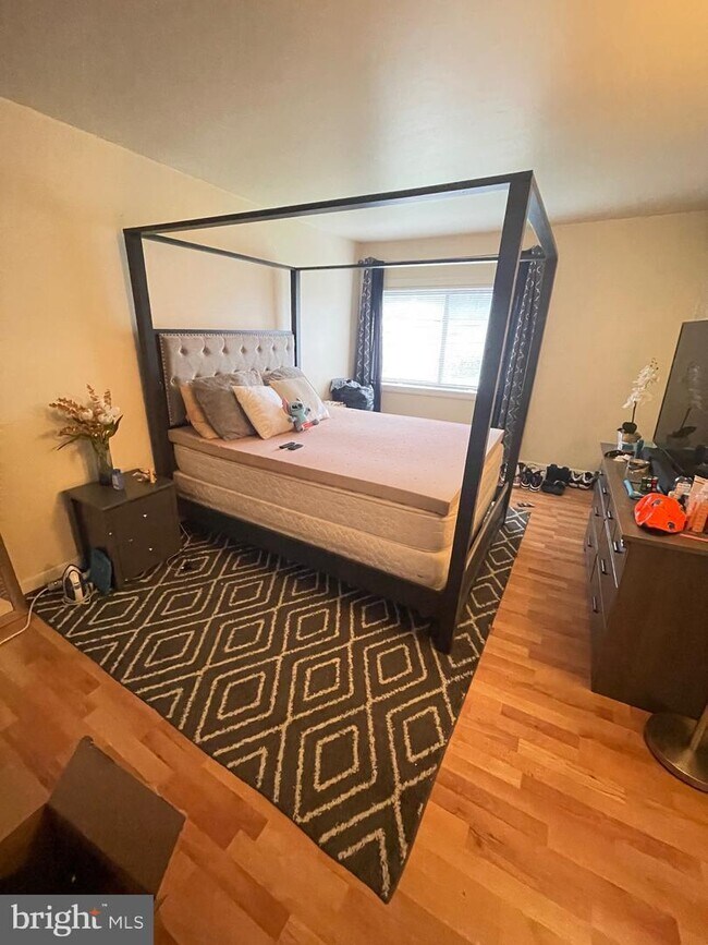 Foto del edificio - 6302 Hil-Mar Dr