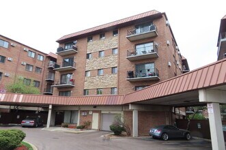 Building Photo - 2325 N Neva Ave