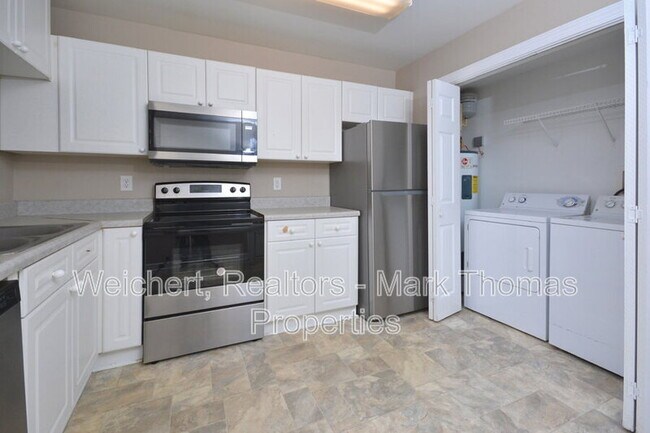 Foto del edificio - 929 Morreene Rd