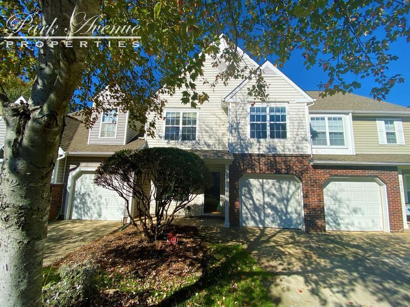 Foto principal - 8814 Scotch Heather Way