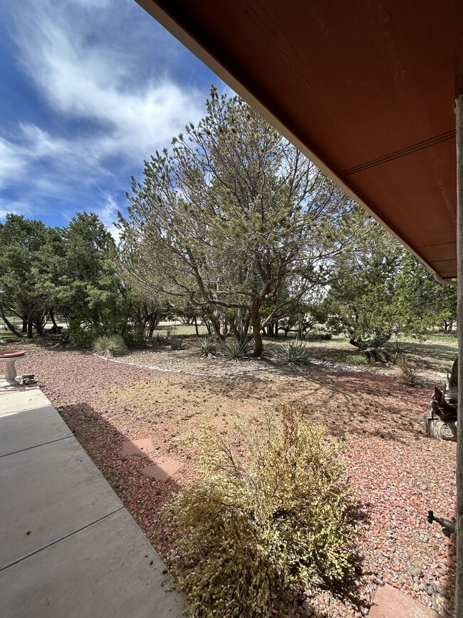 Building Photo - 1 Autumnwood Ct