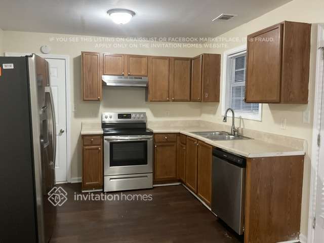 Building Photo - 2170 Ivy Ln