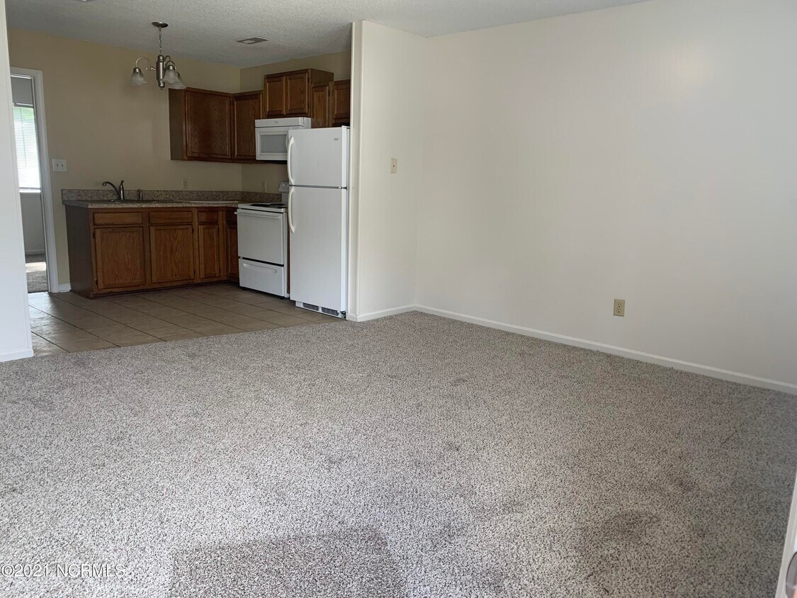 1986 Countrywood Blvd, Jacksonville, NC 28540 Townhouse for Rent in