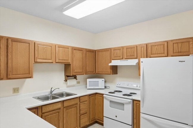 Building Photo - 801 N McLean Blvd