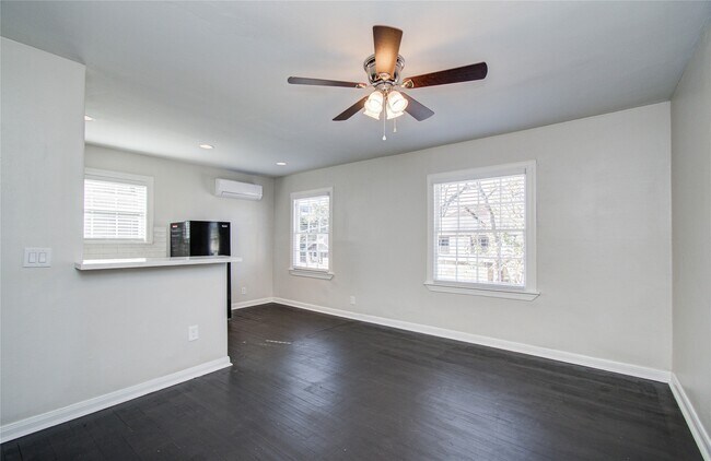 Foto del edificio - 710 Hemphill St