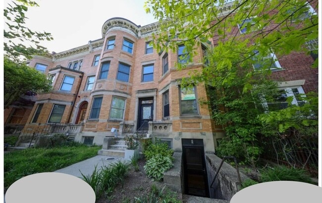 Building Photo - 1728 Beacon St