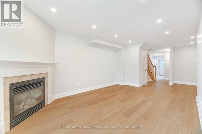 Building Photo - 2155 Duncaster Dr