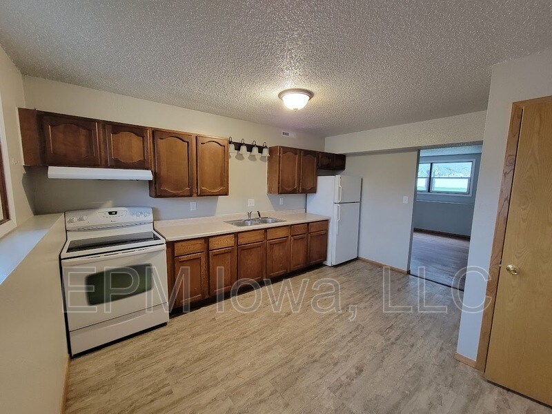 1350 Meadow Ln, Waterloo, IA 50701 House Rental in Waterloo, IA