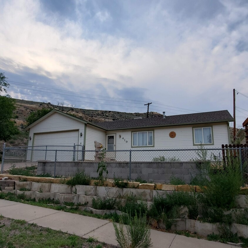 01_Exterior of Home - 419 Cooper Ave