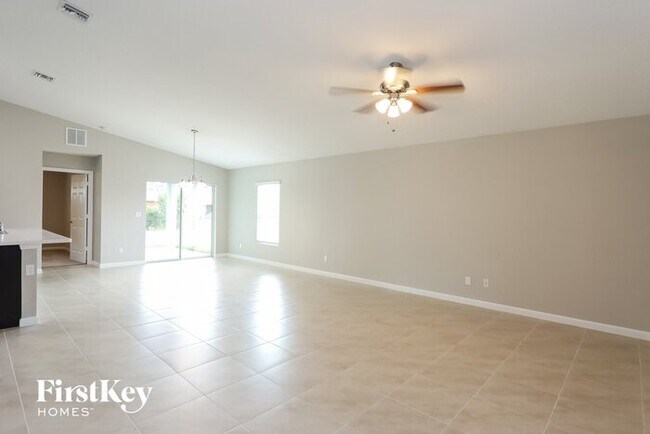 Foto del edificio - 843 SW Andrew Rd