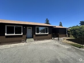 Building Photo - 702 SW Isham St
