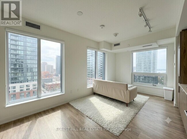 Building Photo - 82 Dalhousie St