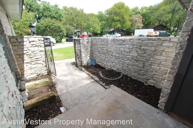 Foto del edificio - 4 br, 3 bath House - 6606 Betty Cook Dr