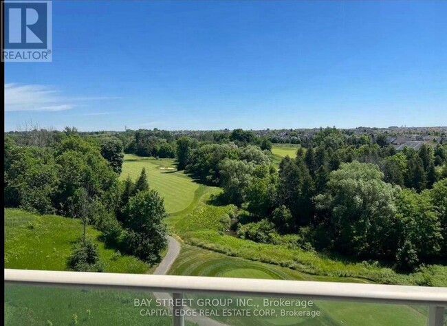 Photo du bâtiment - 15-715 Stollery Pond Cres