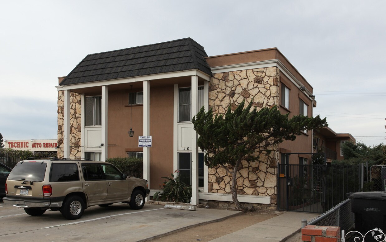Primary Photo - 4022 42nd St