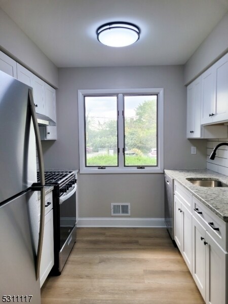 Foto del edificio - 5 Loeser Ave