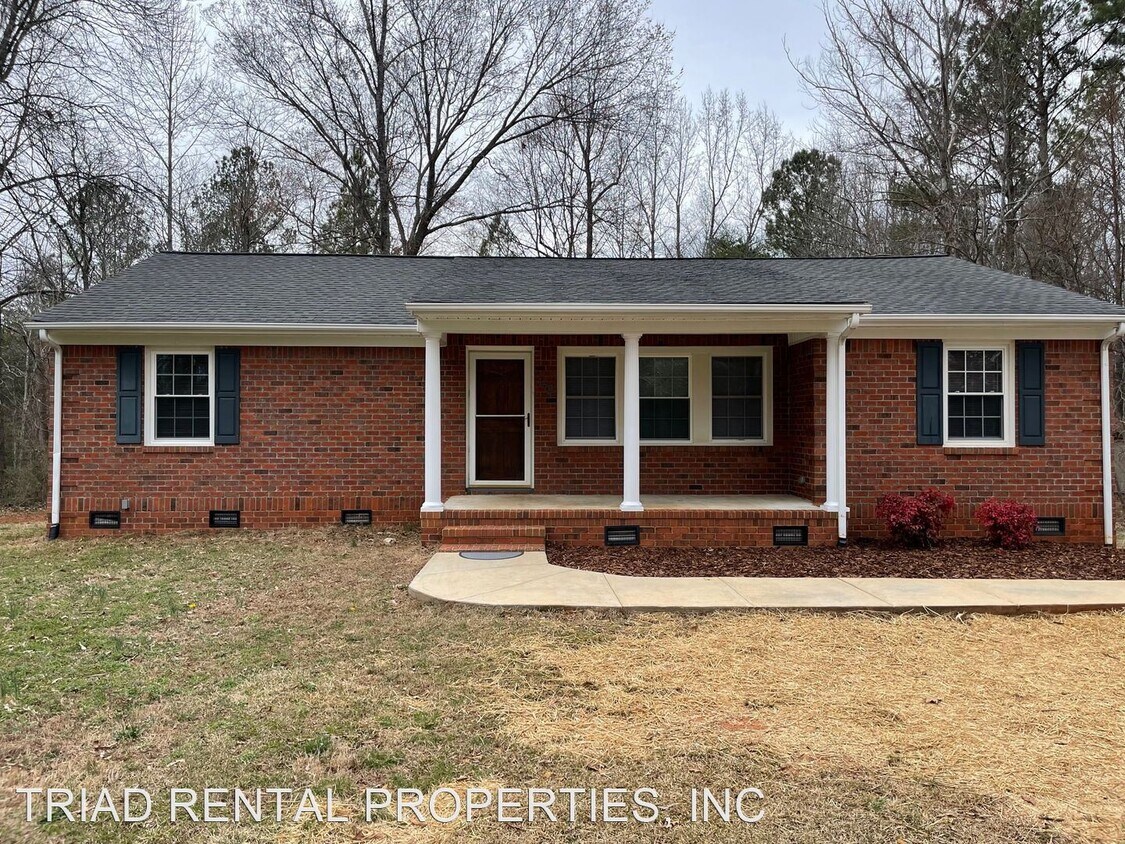 Primary Photo - 4 br, 3 bath House - 148 NORRIS ST.