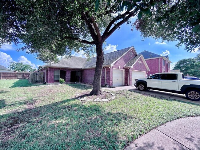Building Photo - 21111 River Ct Dr