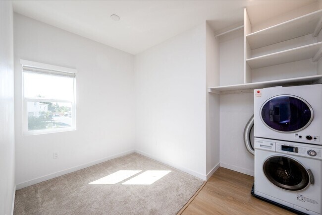 Foto del edificio - 2201-2217 Bonita Ct