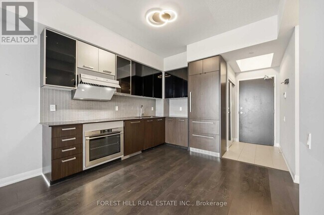 Photo du bâtiment - 5162 Yonge St