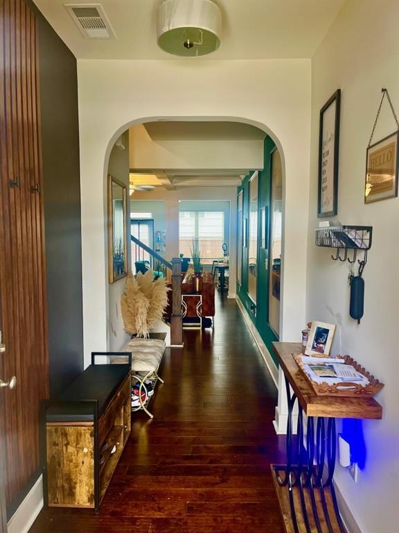 Foto del edificio - 7660 Castle Ave