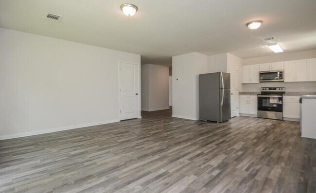 Building Photo - 15717 Del Norte Dr