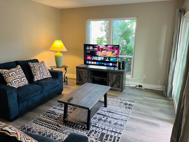 Foto del edificio - 649 Windrush Bay Dr