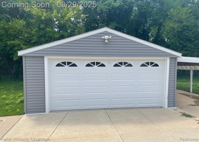 Building Photo - 2520 Greenlawn Ave